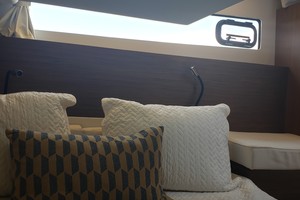 2019 33 Jeanneau Express - Guest Stateroom