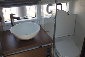 2019 33 Jeanneau Express - Head
