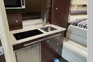 Magic 10 33ft Monterey Yacht For Sale