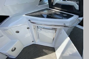 Magic 10 33ft Monterey Yacht For Sale