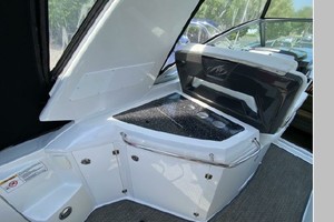 Magic 10 33ft Monterey Yacht For Sale