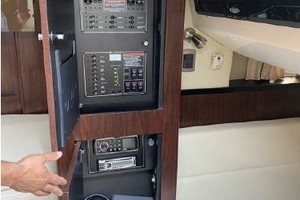 Magic 10 33ft Monterey Yacht For Sale
