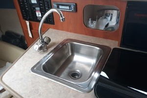 24ft Bayliner Yacht For Sale