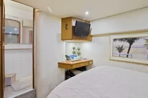2001 Ocean Yachts 52 SS thumbnail 15