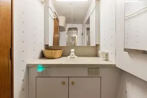 2001 Ocean Yachts 52 SS thumbnail 17