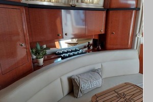 32ft Sea Ray Yacht For Sale