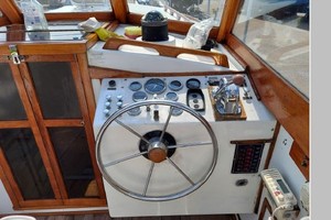Weatherly 25ft Custom Yacht For Sale