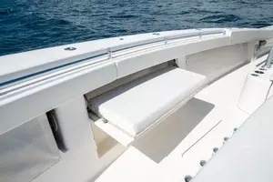 2011 Invincible 42CC thumbnail 16