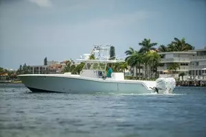 2011 Invincible 42CC thumbnail 45