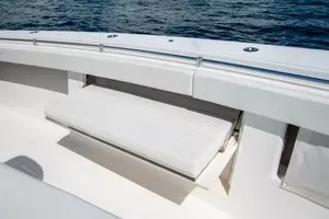 2011 Invincible 42CC thumbnail 28