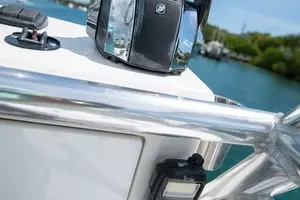 2011 Invincible 42CC thumbnail 26