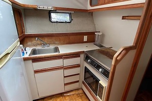 WAVE FUNCTION 32ft Carver Yacht For Sale