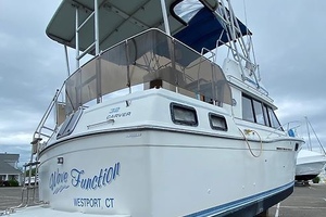 WAVE FUNCTION 32ft Carver Yacht For Sale