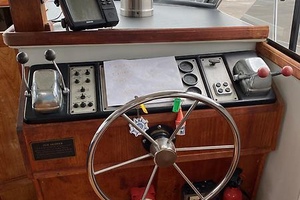 WAVE FUNCTION 32ft Carver Yacht For Sale