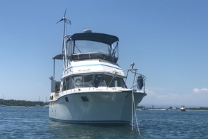 WAVE FUNCTION 32ft Carver Yacht For Sale