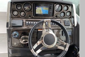 Knot Working 29ft Monterey Yacht For Sale