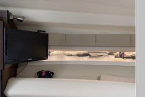 Knot Working 29ft Monterey Yacht For Sale
