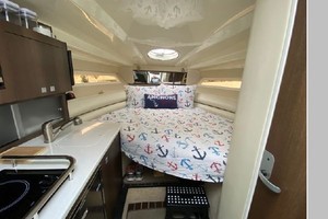 Knot Working 29ft Monterey Yacht For Sale