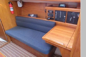CHILLIN 33ft Hunter Yacht For Sale