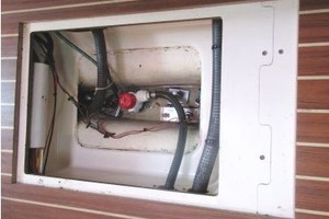 CHILLIN 33ft Hunter Yacht For Sale
