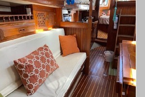 Sabine 40ft Island Trader Yacht For Sale