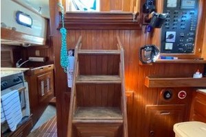 Sabine 40ft Island Trader Yacht For Sale