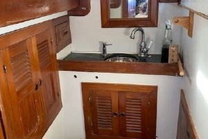 Sabine 40ft Island Trader Yacht For Sale