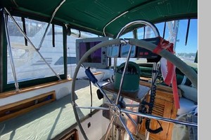 Sabine 40ft Island Trader Yacht For Sale