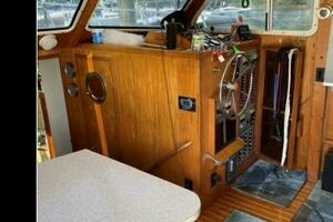 1983 Tollycraft Aft Cabin thumbnail 38
