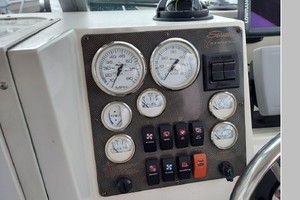 26ft Seaswirl Yacht For Sale