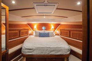 Photo 3992126 for 2027 Back Cove 372 Express  