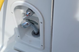 Photo 1739138 for 2005 Formula 330 Sun Sport  