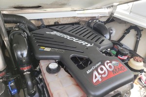 Photo 1739133 for 2005 Formula 330 Sun Sport  