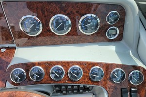 Photo 1739102 for 2005 Formula 330 Sun Sport  