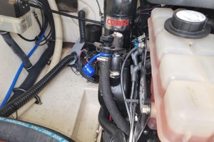 Photo 1739134 for 2005 Formula 330 Sun Sport  