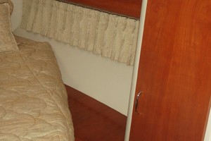 Photo 1739280 for 2004 Carver 360 Mariner No Tan Lines 