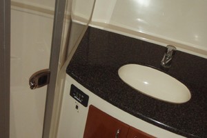 Photo 1739277 for 2004 Carver 360 Mariner No Tan Lines 