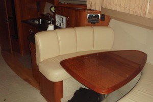 Photo 1739265 for 2004 Carver 360 Mariner No Tan Lines 