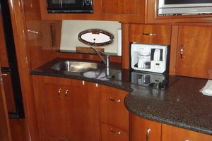 Photo 1739270 for 2004 Carver 360 Mariner No Tan Lines 