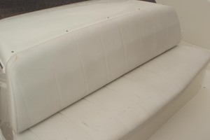 Photo 1739255 for 2004 Carver 360 Mariner No Tan Lines 