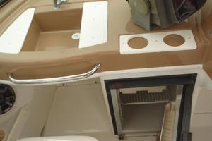 Photo 1739254 for 2004 Carver 360 Mariner No Tan Lines 