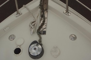 Photo 1739261 for 2004 Carver 360 Mariner No Tan Lines 