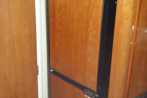 Photo 1739275 for 2004 Carver 360 Mariner No Tan Lines 