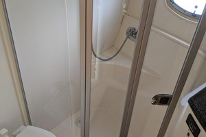 Photo 1739276 for 2004 Carver 360 Mariner No Tan Lines 