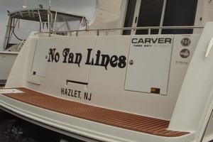 Photo 1739251 for 2004 Carver 360 Mariner No Tan Lines 