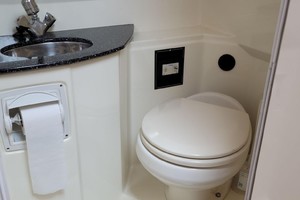 Photo 1739327 for 2014 Monterey 260 Sport Yacht  