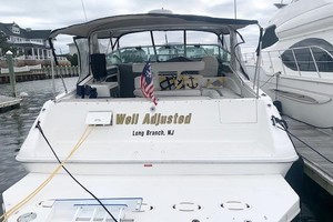 Photo 1739419 for 1990 Sea Ray 420 Sundancer Well Adjusted 