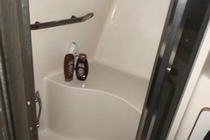 Photo 1739425 for 1990 Sea Ray 420 Sundancer Well Adjusted 