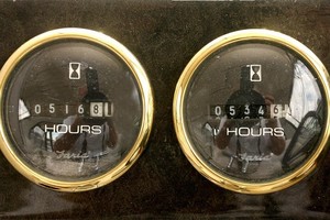 Photo 1739592 for 2002 Cruisers Yachts 3372 Express  