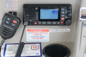 Photo 1739611 for 2002 Cruisers Yachts 3372 Express  